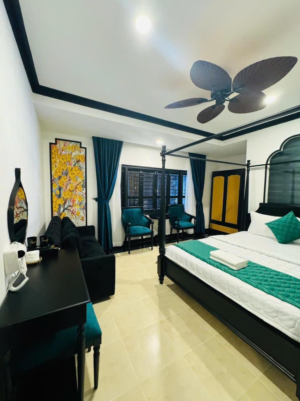 Phu Gia Luxury Hotel 3*